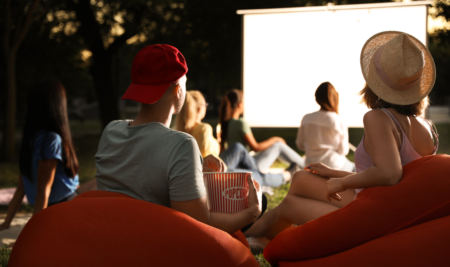 Se Faire une Toile : Une Expérience Cinématographique Unique en Plein Air